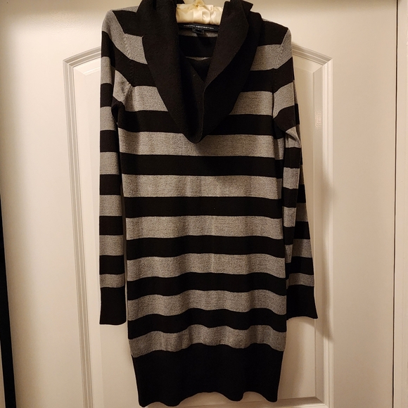 Wide Collar Sweater Dress - Picture 4 of 4